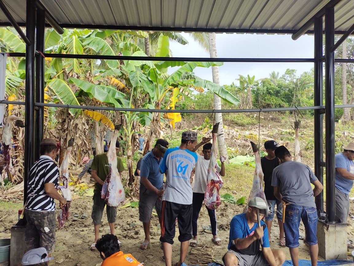 Panitia Qurban Masjid Ar-Riyadha Sembelih 11 Ekor Sapi, Daging Dibagikan kepada 410 Rumah Tangga